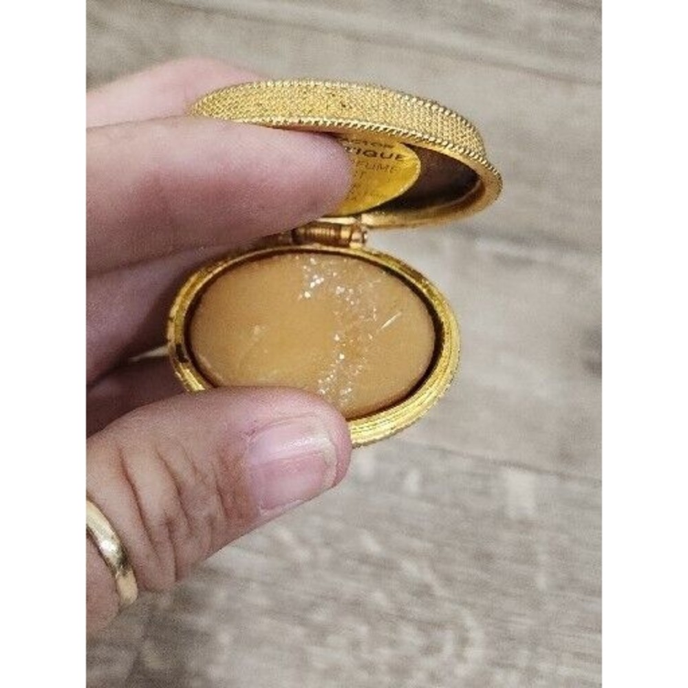 Vintage Max Factor Hypnotique Full Creme Perfume Pill Box - Picture 4 of 5